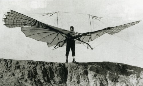 عباس بن فرناس أول من حاول الطيران في التاريخ