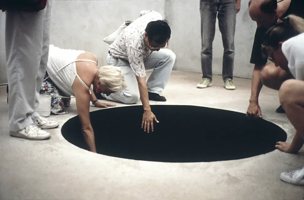 الفانتابلاك : مادة جديدة تمتص الضوء بالكامل وكأنها ثقب أسود 1 مادة الفانتابلاك