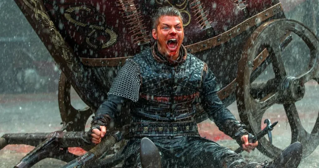 الممثل الدنماركي Alex Høgh Andersen الذي جسد شخصية إيفار الكسيح في مسلسل Vikings