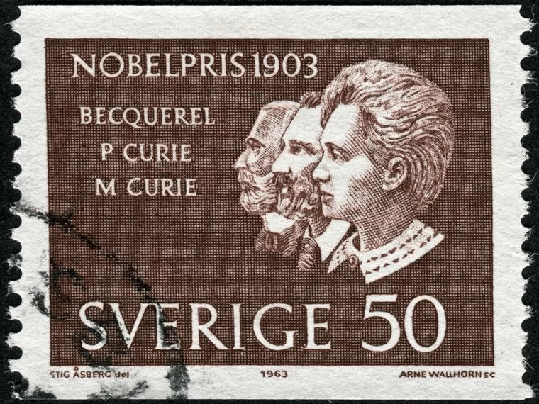 حصول ماري كوري على جائزة نوبل في الفيزياء سنة 1903