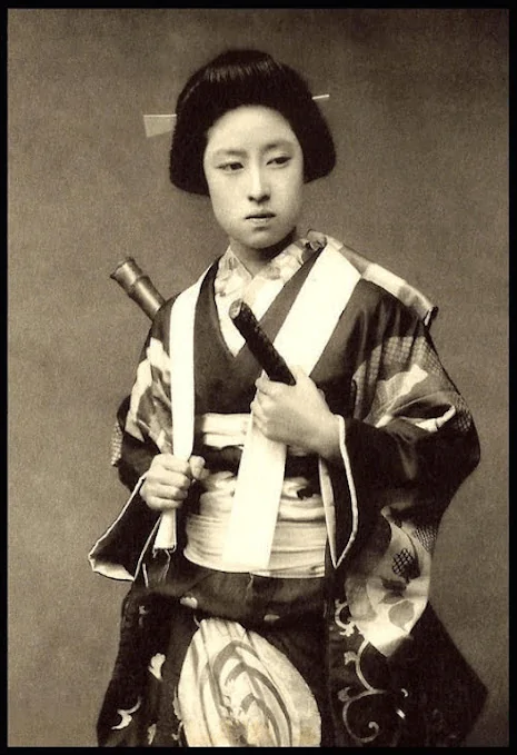 نساء الساموراي