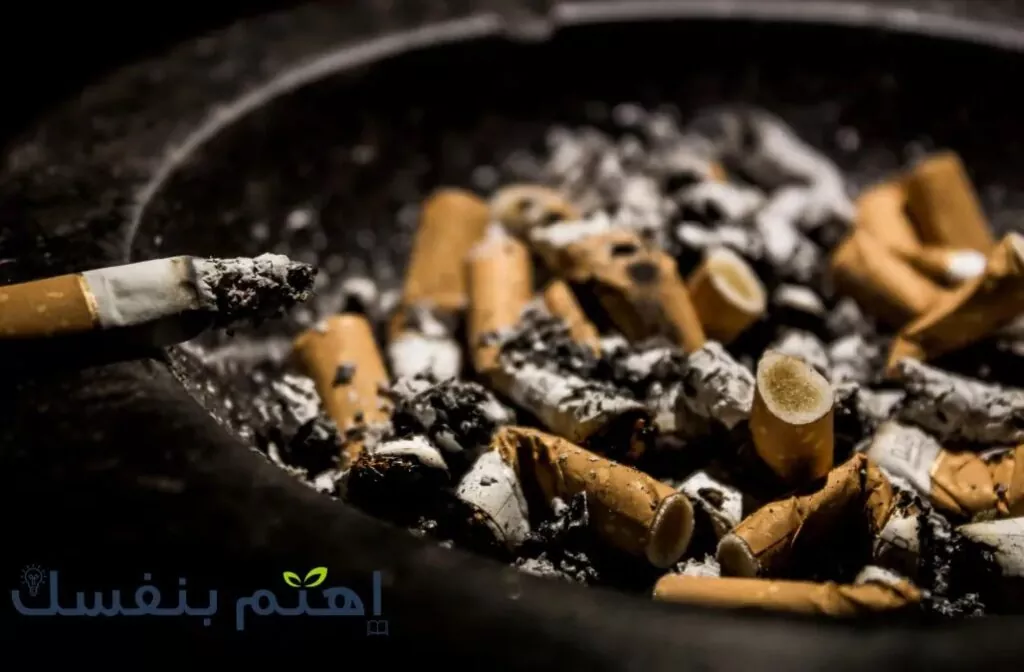 يزيد التدخين والكحوليات من تهييج والتهاب الحلق