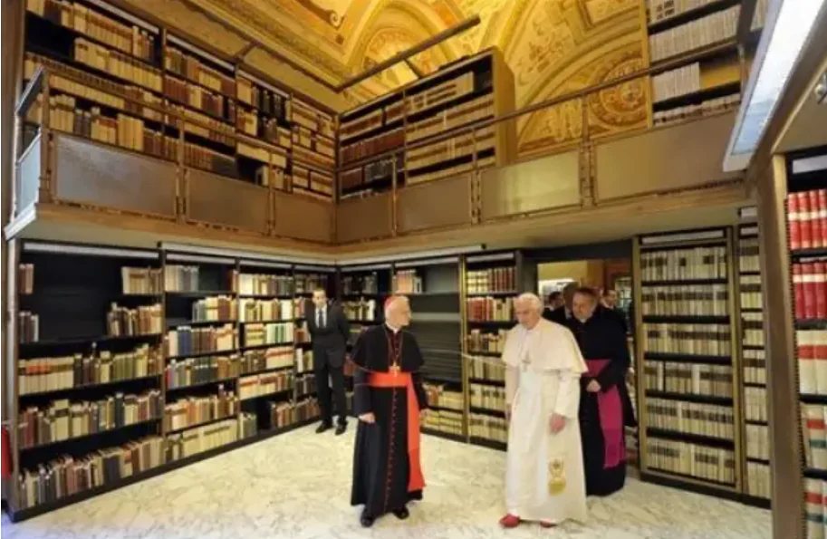 مكتبة الفاتيكان السرية