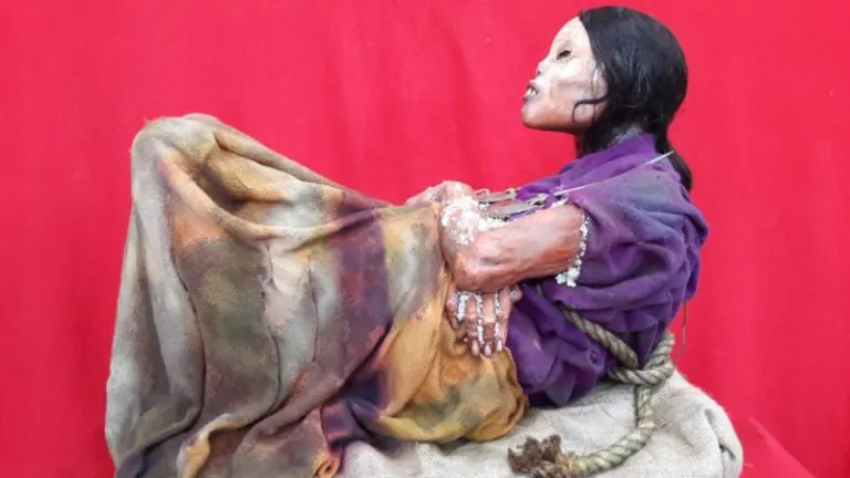قصة مومياء البيرو : فتاة الإنكا التي حنطها الثلج مدة 500 عام