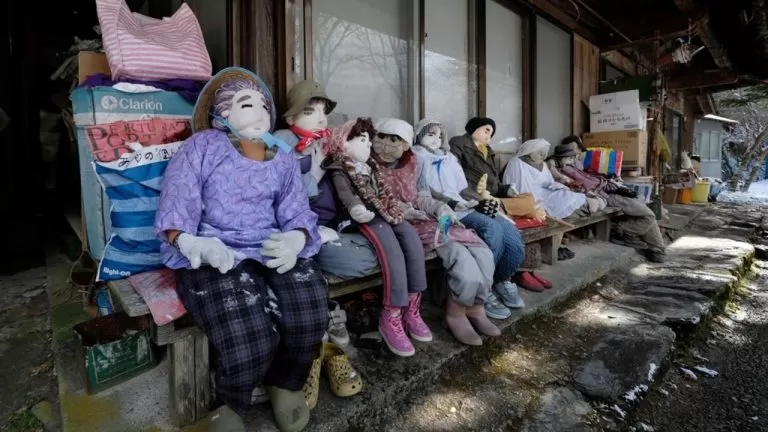 قرية الدمى في اليابان : قرية غريبة معظم سكانها من الدمى